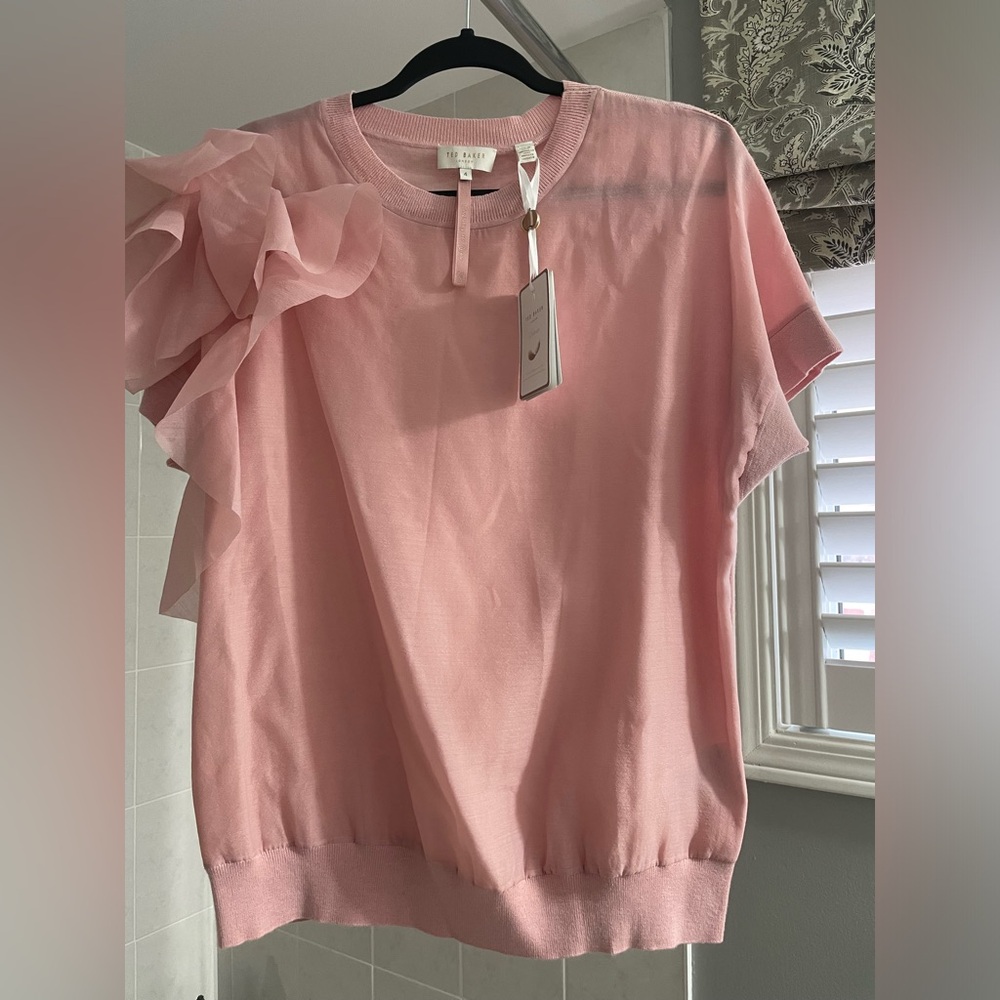 Short sleeve top